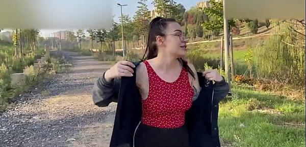  Gave herself fucked by a stranger while jogging in the park